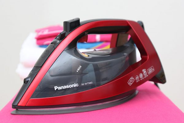 bàn ủi hơi nước Panasonic